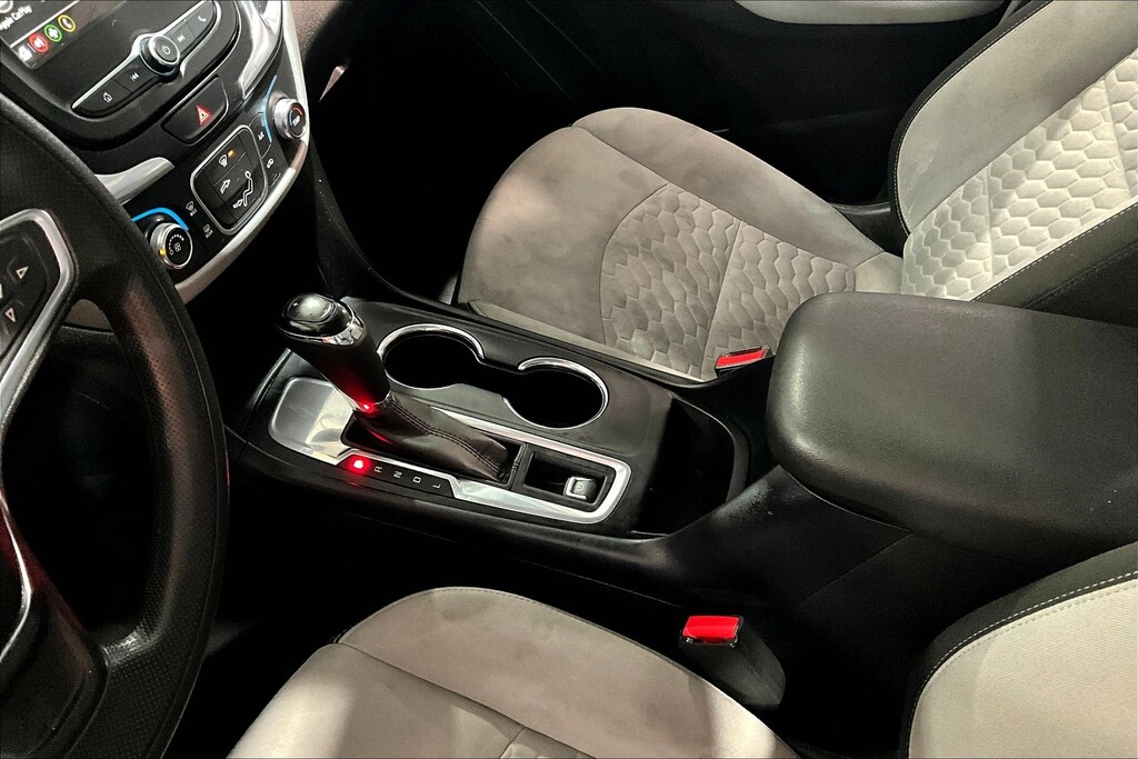 2019 Chevrolet EQUINOX Located at Cole Auto Outlet light-box-slides