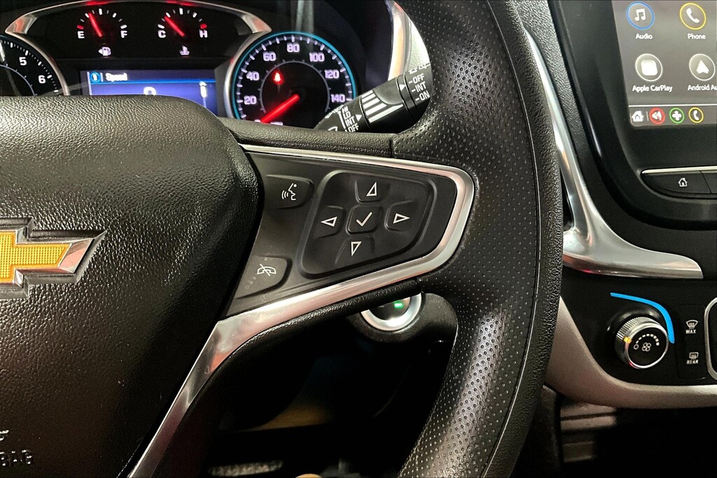 2019 Chevrolet EQUINOX Located at Cole Auto Outlet light-box-slides