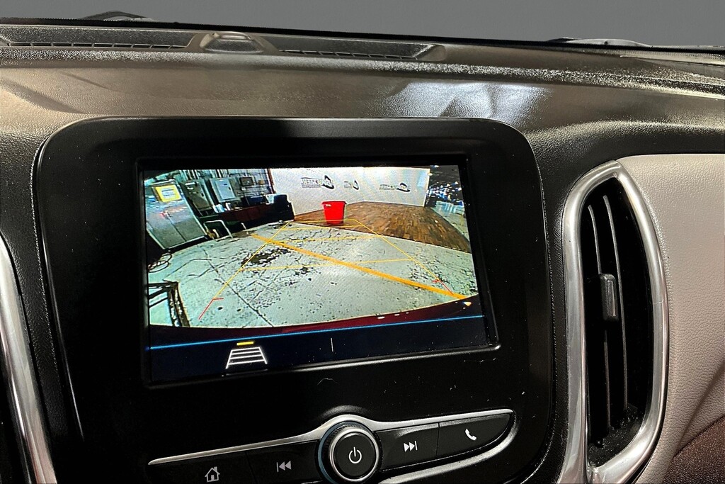 2019 Chevrolet EQUINOX Located at Cole Auto Outlet light-box-slides