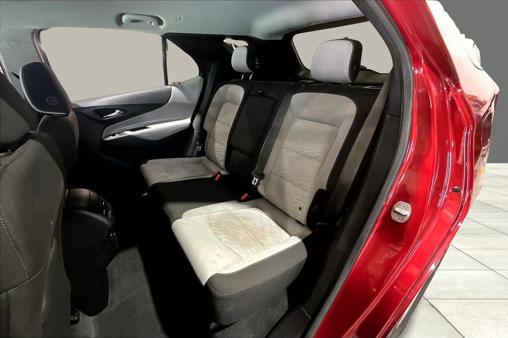 2019 Chevrolet EQUINOX Located at Cole Auto Outlet light-box-slides