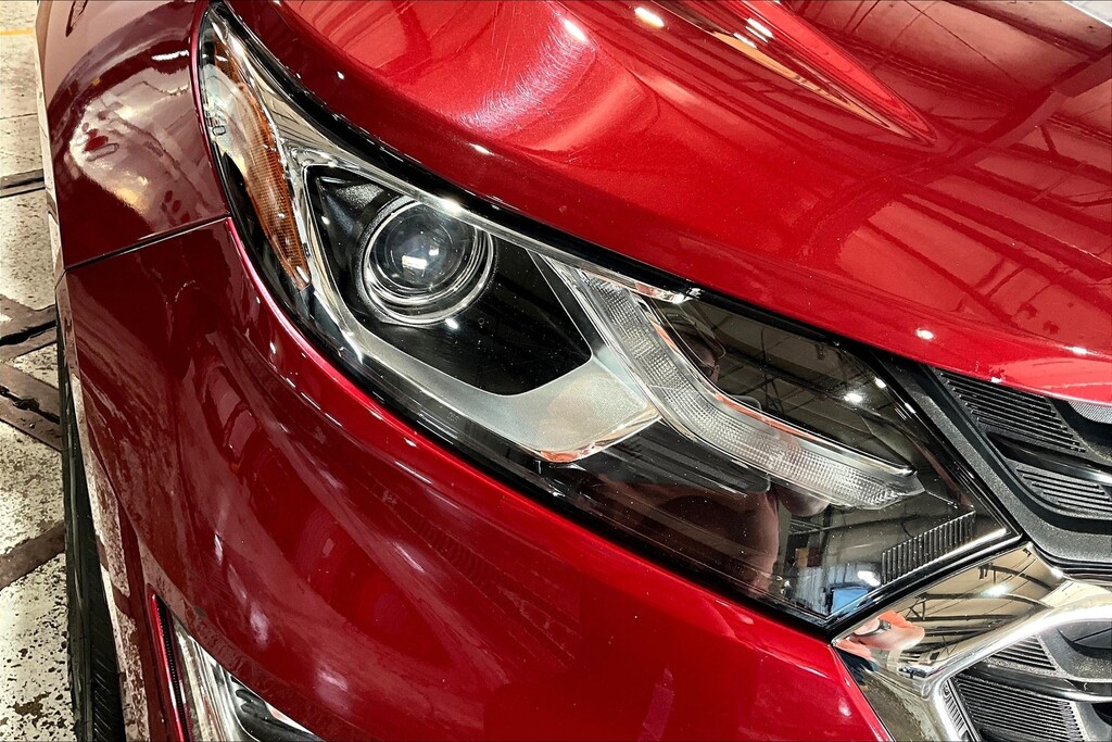 2019 Chevrolet EQUINOX Located at Cole Auto Outlet light-box-slides