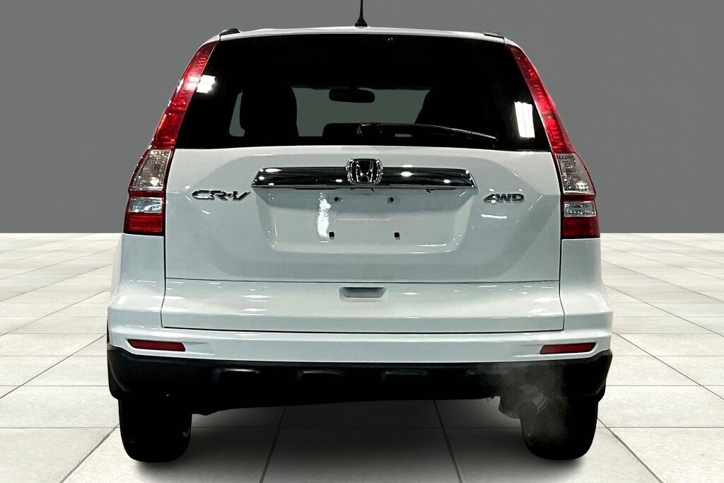 2011 Honda CRV Located at Cole Auto Outlet slide-image