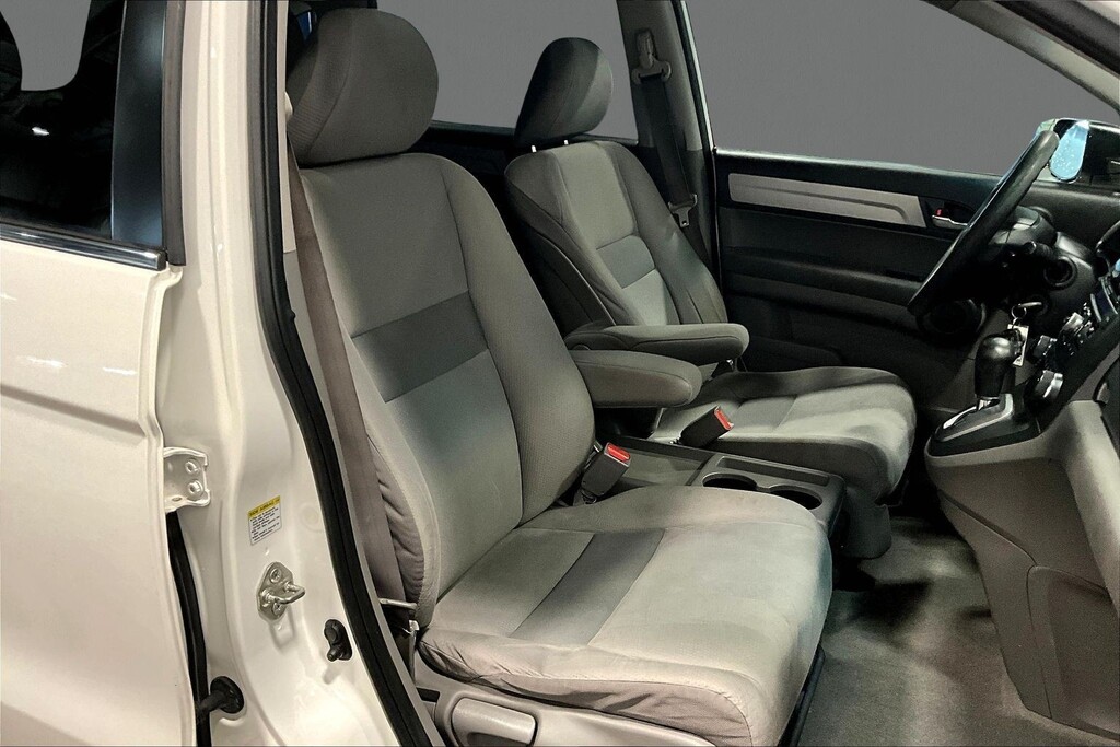 2011 Honda CRV Located at Cole Auto Outlet slide-image