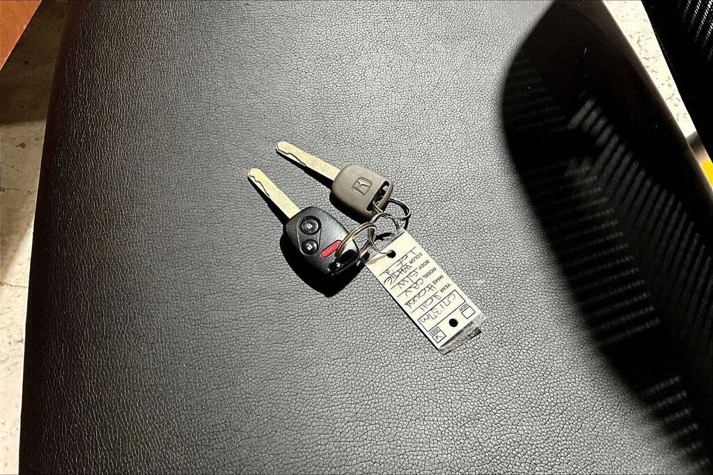 2011 Honda CRV Located at Cole Auto Outlet slide-image