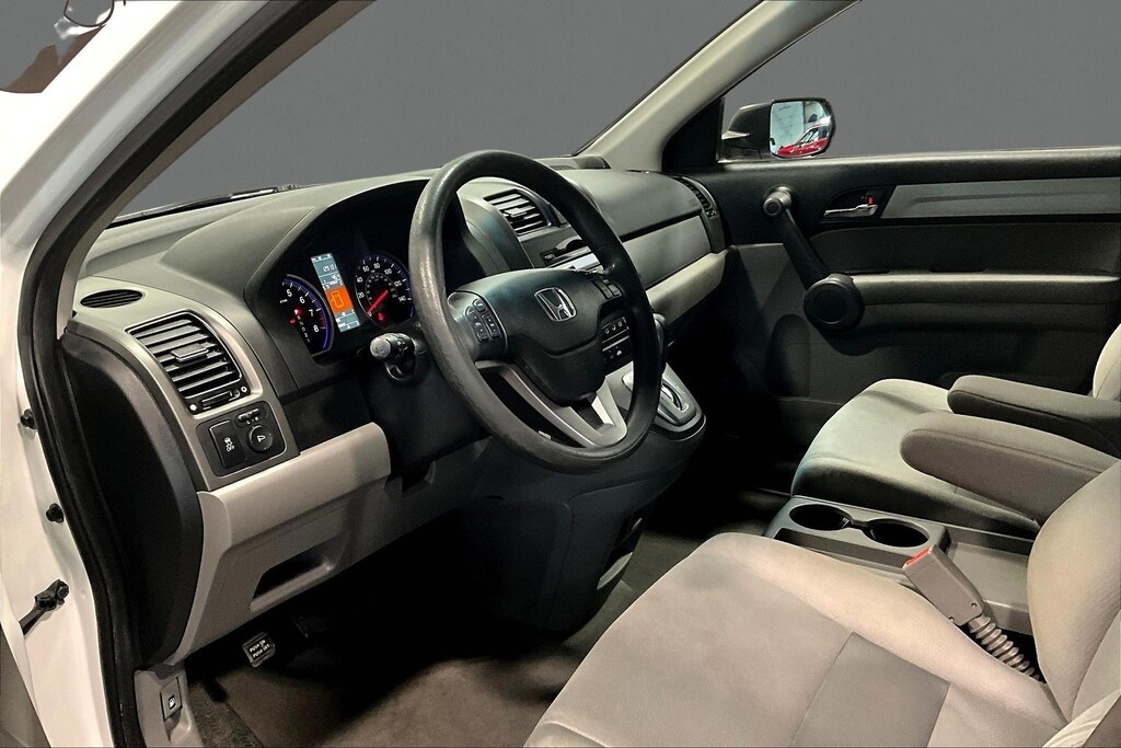 2011 Honda CRV Located at Cole Auto Outlet slide-image