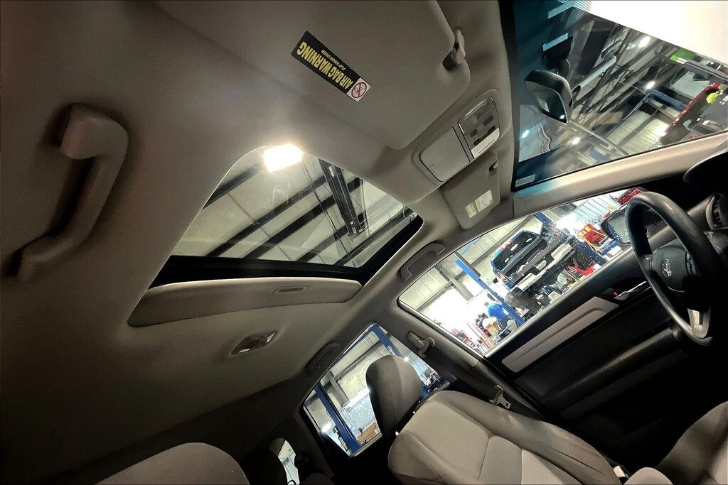 2011 Honda CRV Located at Cole Auto Outlet slide-image