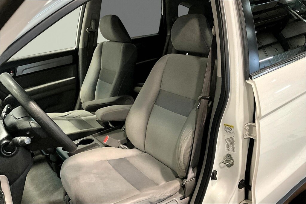2011 Honda CRV Located at Cole Auto Outlet slide-image