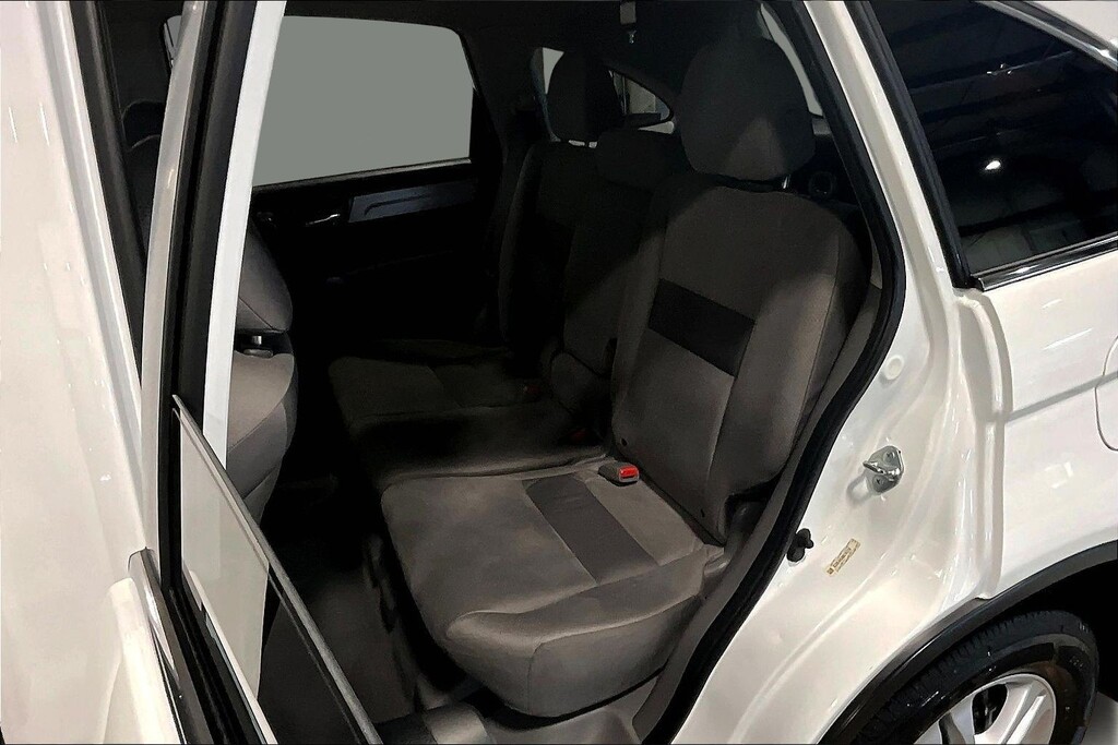 2011 Honda CRV Located at Cole Auto Outlet slide-image