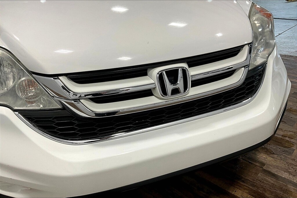 2011 Honda CRV Located at Cole Auto Outlet slide-image