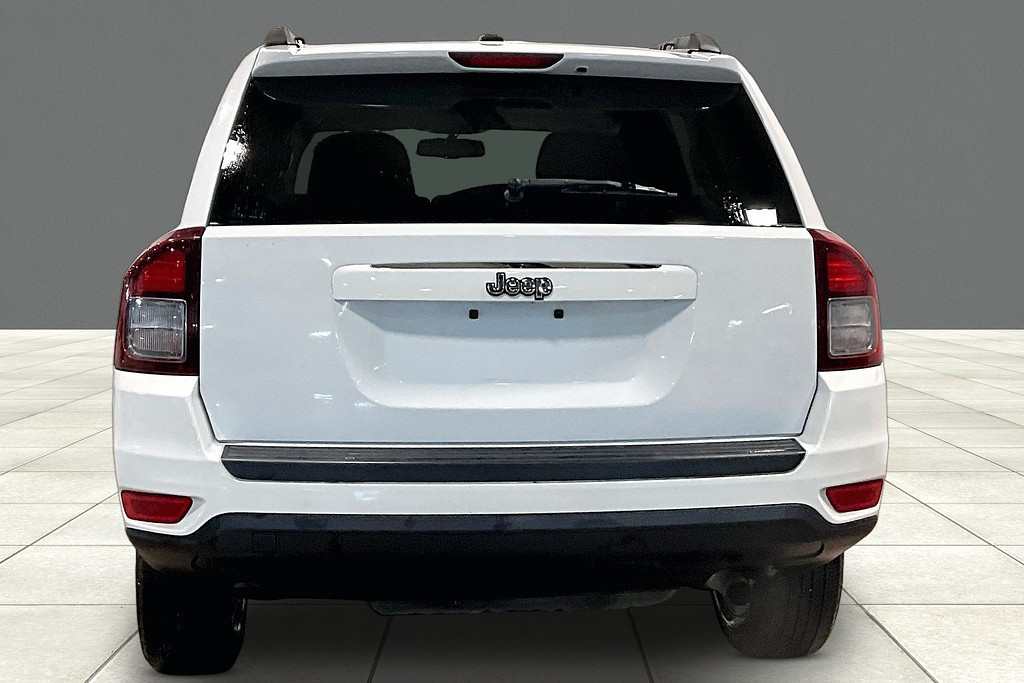 2015 Jeep COMPASS Located at Cole Auto Outlet slide-image