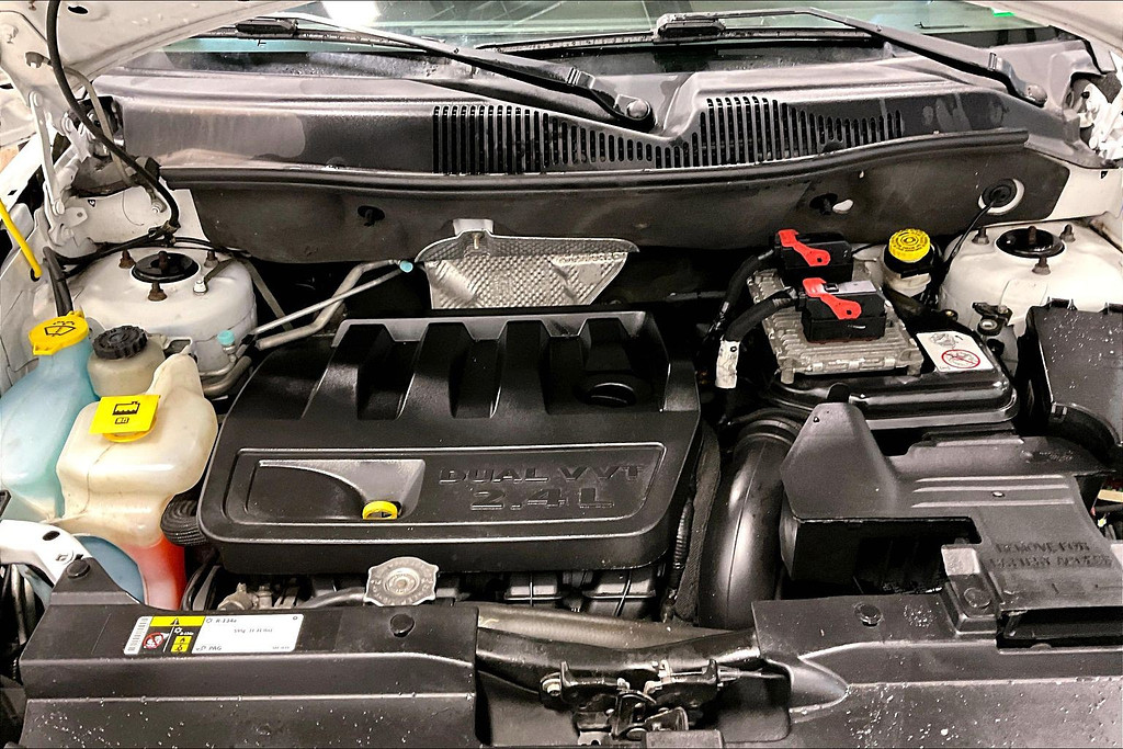 2015 Jeep COMPASS Located at Cole Auto Outlet light-box-slides