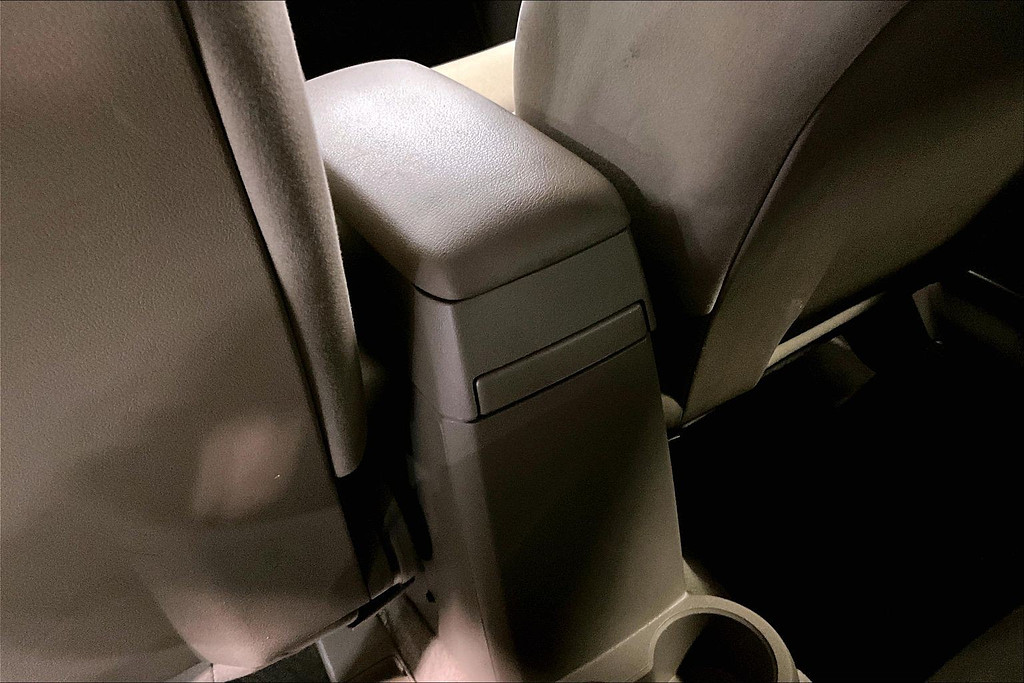 2015 Jeep COMPASS Located at Cole Auto Outlet slide-image