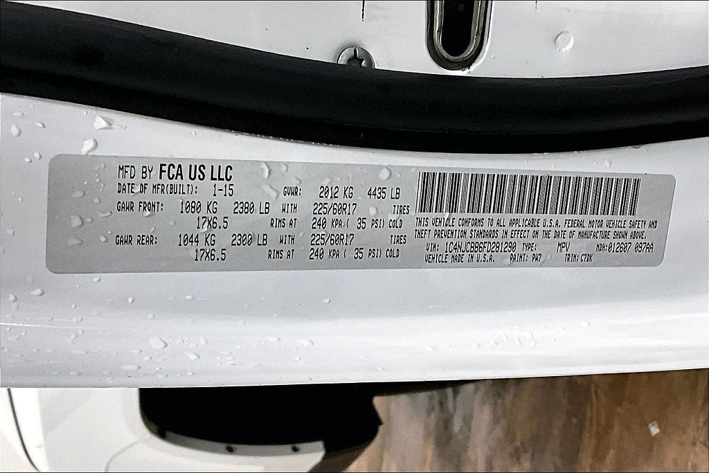 2015 Jeep COMPASS Located at Cole Auto Outlet slide-image