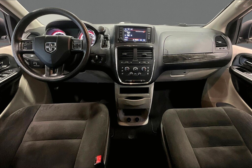 2018 Dodge GRAND CARAVAN Located at Cole Auto Outlet light-box-slides