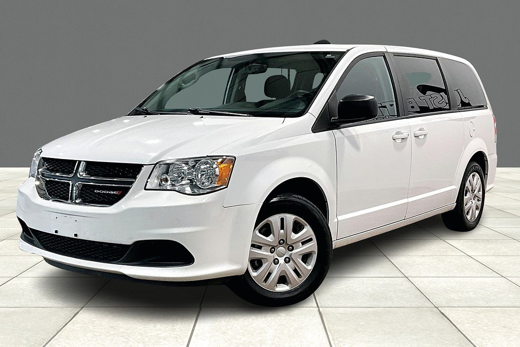2018 Dodge GRAND CARAVAN Located at Cole Auto Outlet light-box-slides