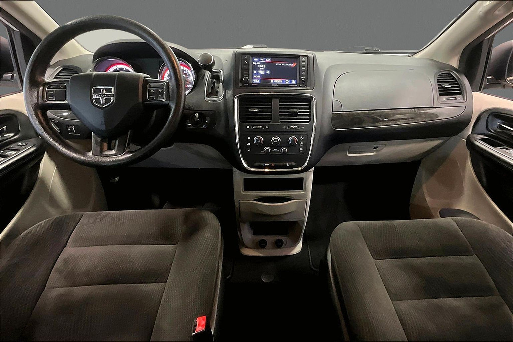 2018 Dodge GRAND CARAVAN Located at Cole Auto Outlet light-box-slides