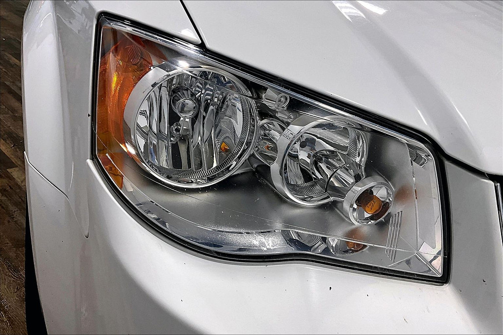 2018 Dodge GRAND CARAVAN Located at Cole Auto Outlet light-box-slides