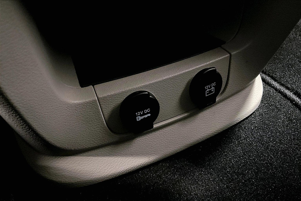 2018 Dodge GRAND CARAVAN Located at Cole Auto Outlet light-box-slides