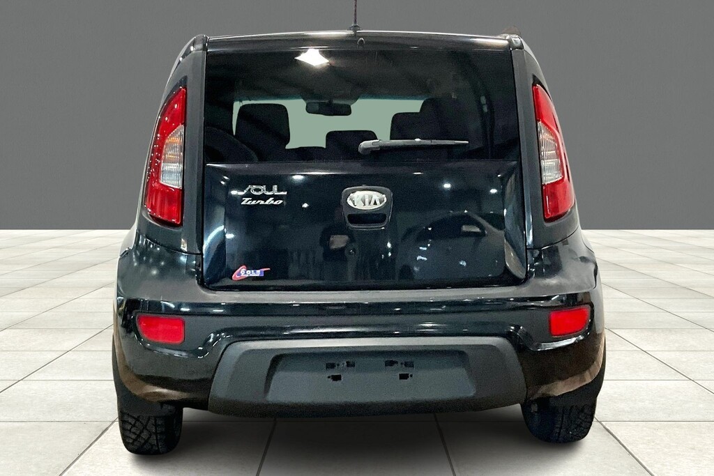 2013 Kia Soul Located at Cole Auto Outlet slide-image
