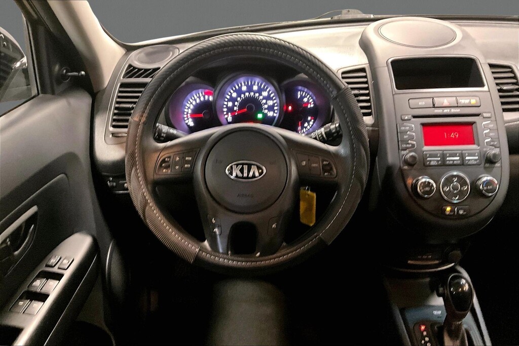 2013 Kia Soul Located at Cole Auto Outlet slide-image