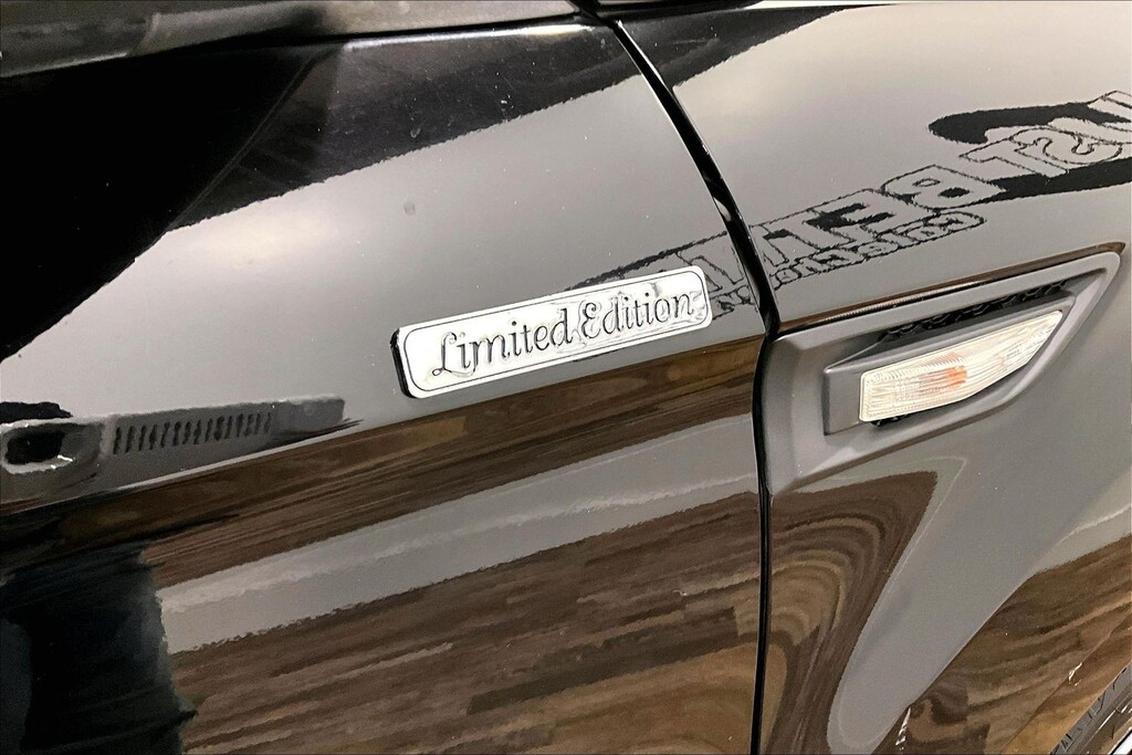 2013 Kia Soul Located at Cole Auto Outlet slide-image