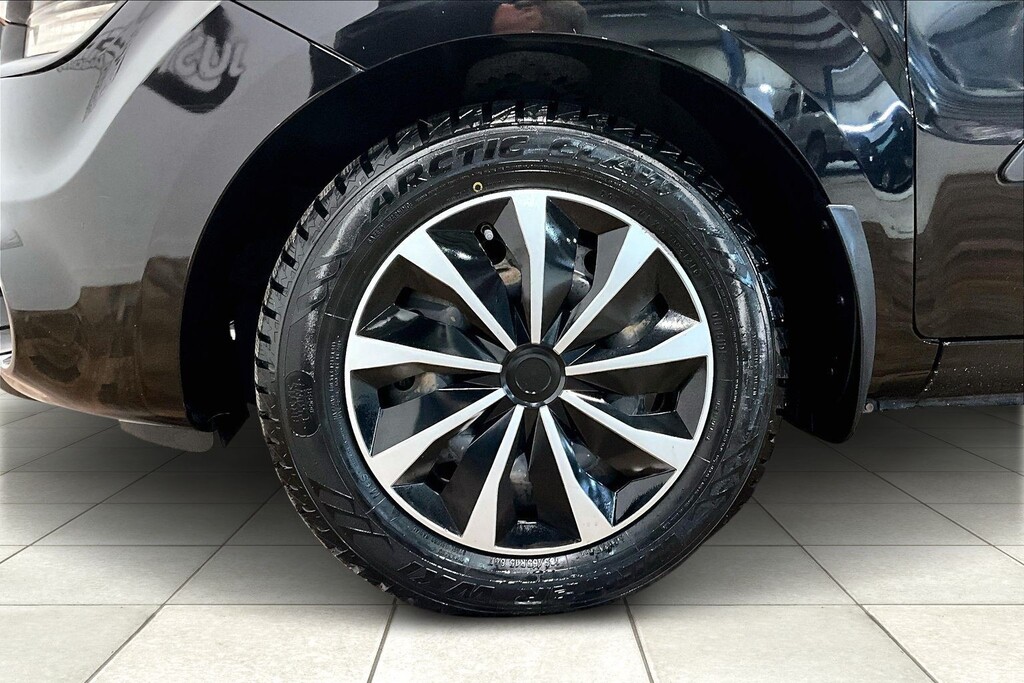 2013 Kia Soul Located at Cole Auto Outlet slide-image