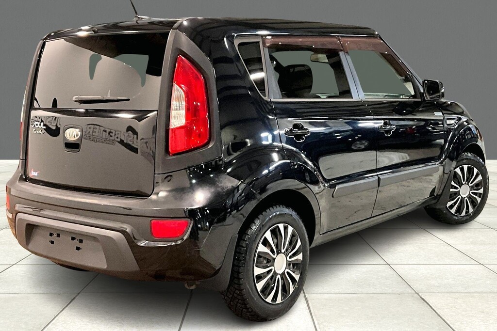 2013 Kia Soul Located at Cole Auto Outlet slide-image