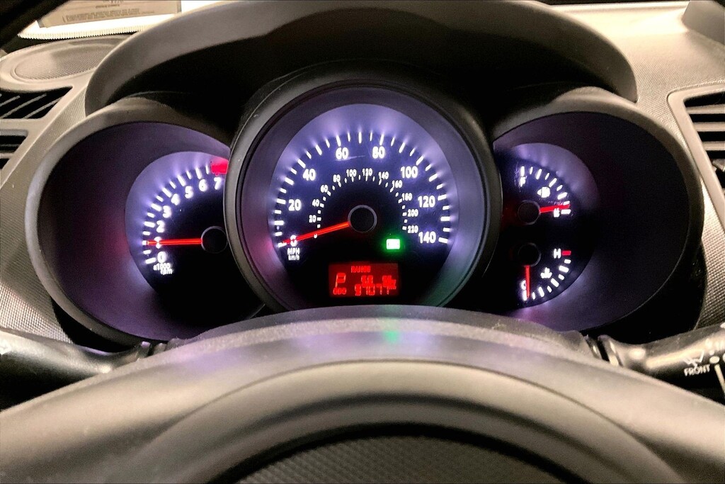 2013 Kia Soul Located at Cole Auto Outlet slide-image