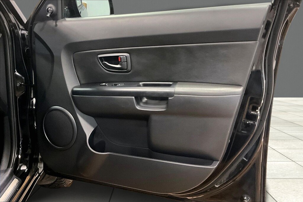 2013 Kia Soul Located at Cole Auto Outlet slide-image