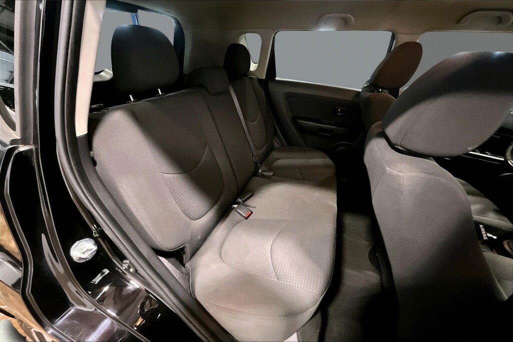 2013 Kia Soul Located at Cole Auto Outlet slide-image