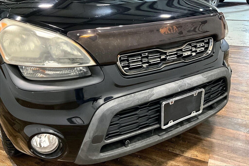 2013 Kia Soul Located at Cole Auto Outlet slide-image