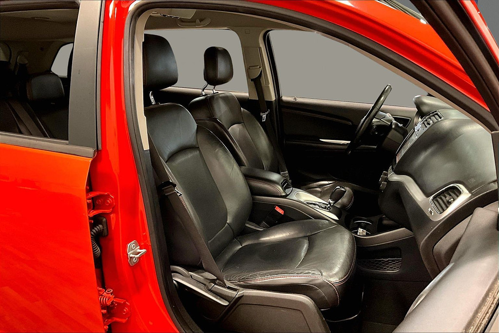 2018 Dodge JOURNEY Located at Cole Auto Outlet slide-image