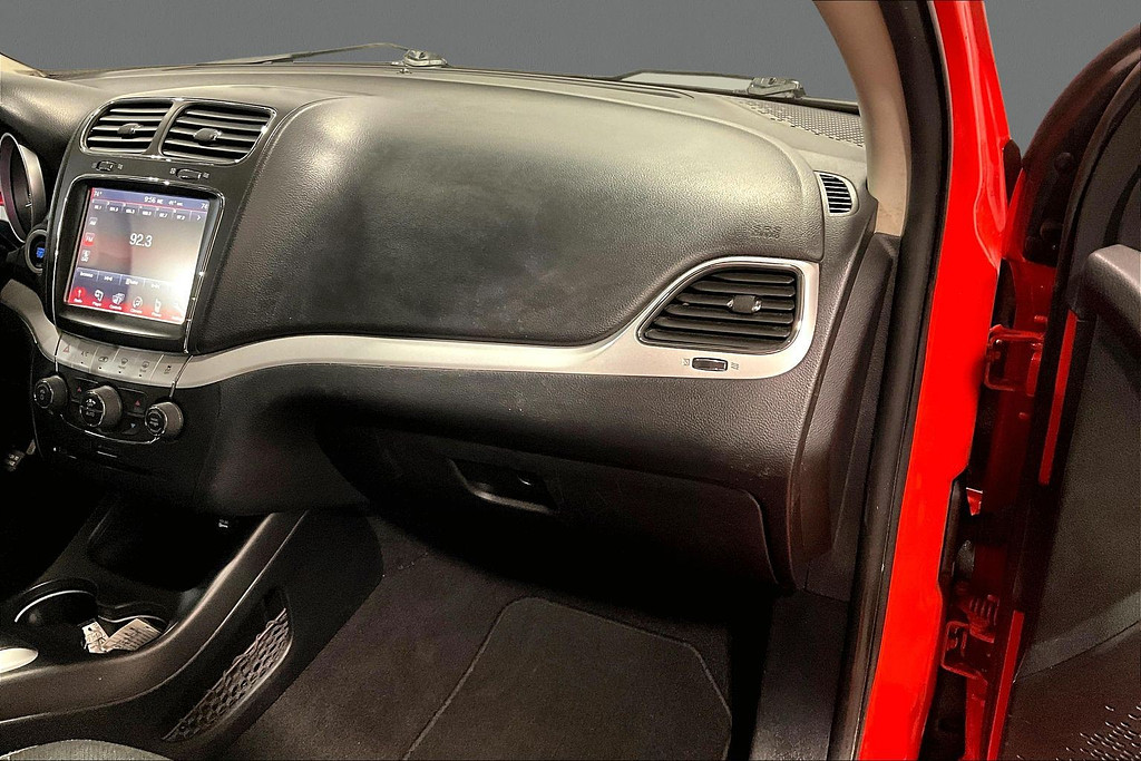 2018 Dodge JOURNEY Located at Cole Auto Outlet slide-image