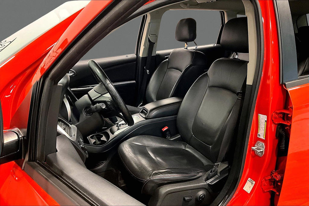 2018 Dodge JOURNEY Located at Cole Auto Outlet slide-image