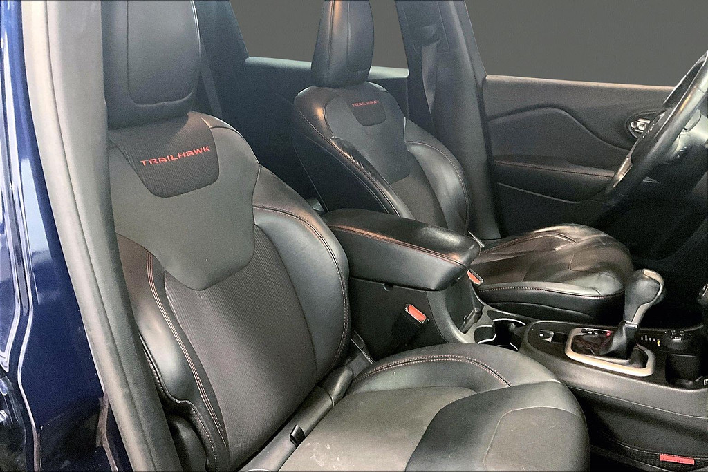 2015 Jeep CHEROKEE Located at Cole Auto Outlet slide-image