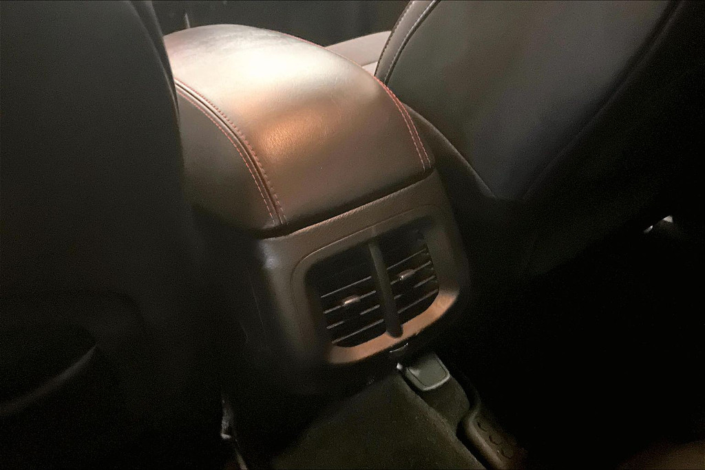 2015 Jeep CHEROKEE Located at Cole Auto Outlet slide-image