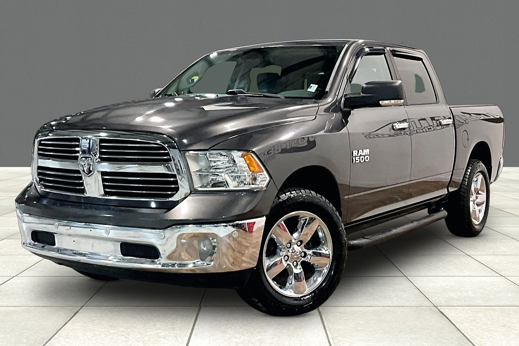 2016 Dodge RAM Located at Cole Auto Outlet light-box-slides