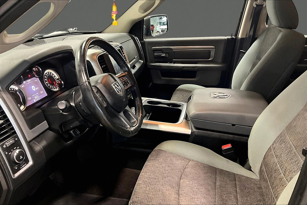 2016 Dodge RAM Located at Cole Auto Outlet light-box-slides