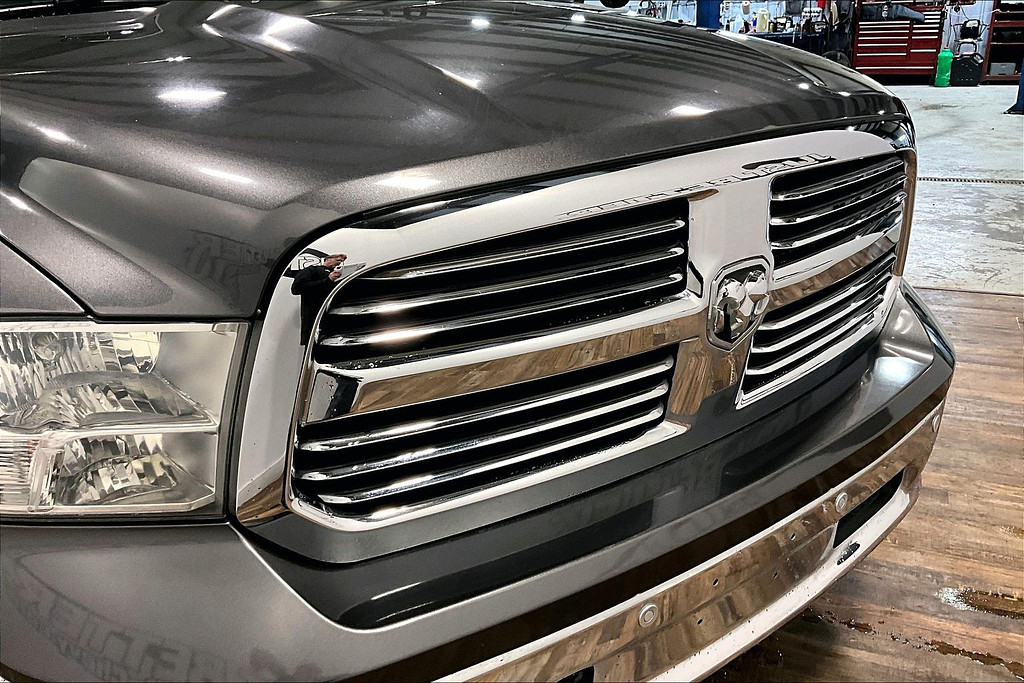 2016 Dodge RAM Located at Cole Auto Outlet light-box-slides