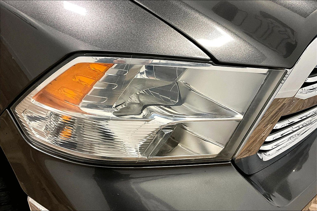 2016 Dodge RAM Located at Cole Auto Outlet light-box-slides