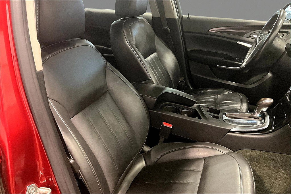 2015 Buick REGAL Located at Cole Auto Outlet light-box-slides