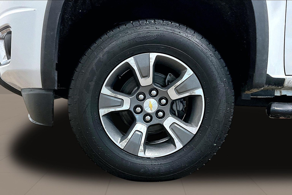 2015 Chevrolet COLORADO Located at Cole Auto Outlet light-box-slides