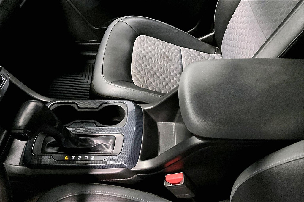 2015 Chevrolet COLORADO Located at Cole Auto Outlet slide-image