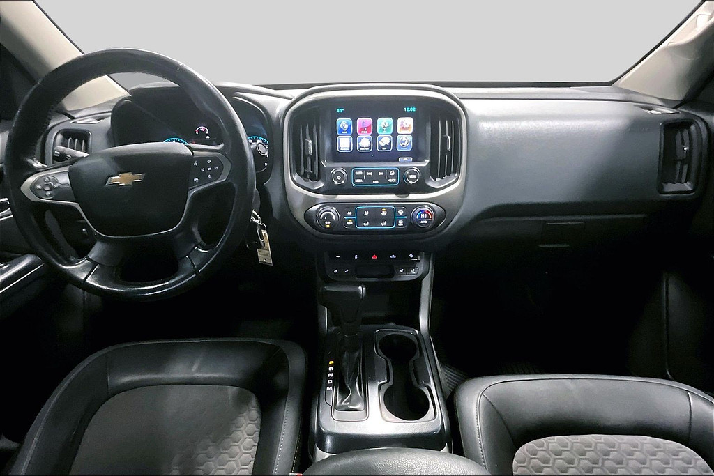 2015 Chevrolet COLORADO Located at Cole Auto Outlet light-box-slides