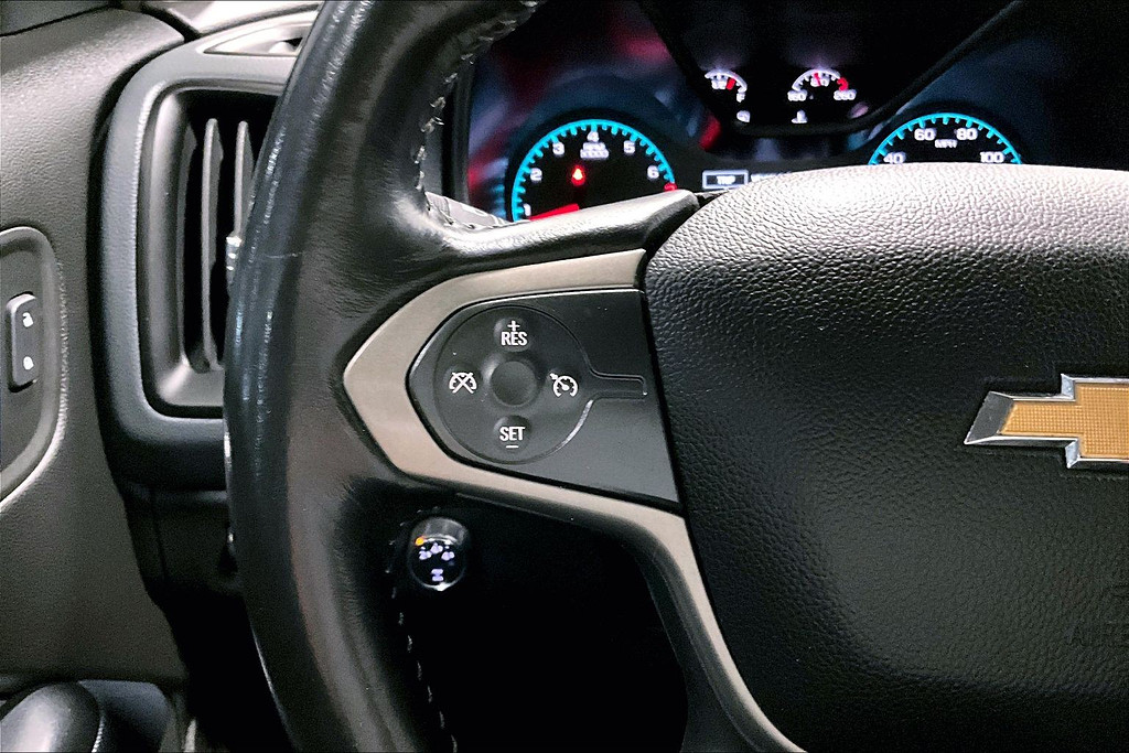 2015 Chevrolet COLORADO Located at Cole Auto Outlet light-box-slides