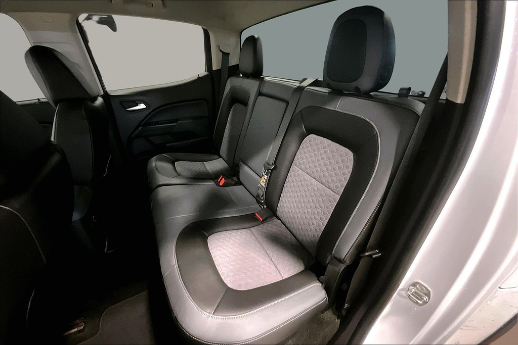 2015 Chevrolet COLORADO Located at Cole Auto Outlet light-box-slides