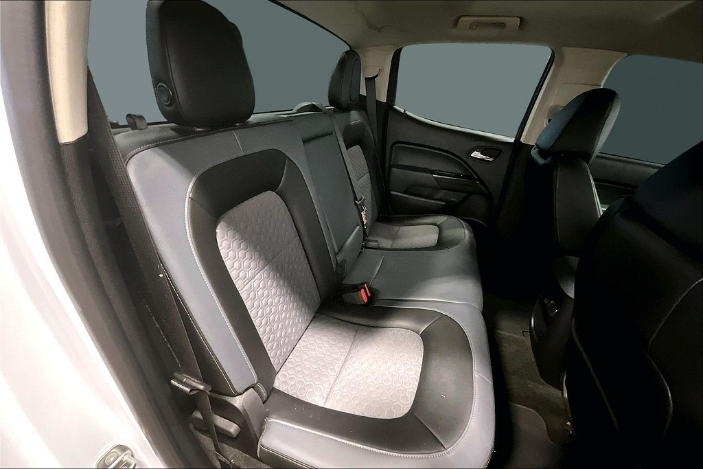 2015 Chevrolet COLORADO Located at Cole Auto Outlet slide-image