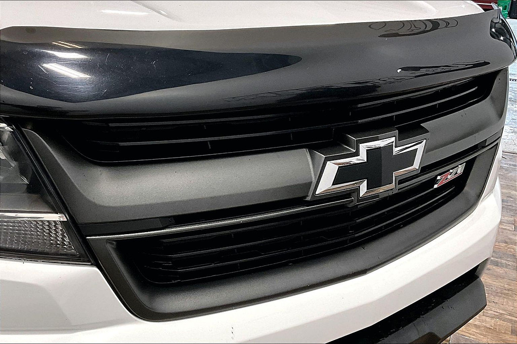 2015 Chevrolet COLORADO Located at Cole Auto Outlet light-box-slides