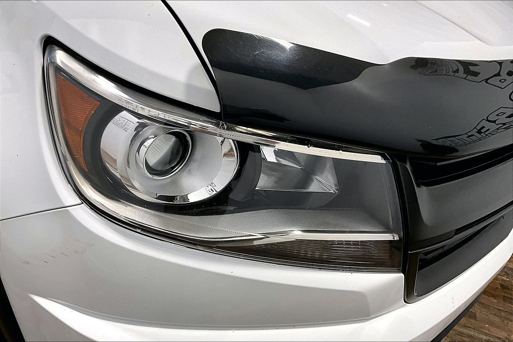 2015 Chevrolet COLORADO Located at Cole Auto Outlet light-box-slides