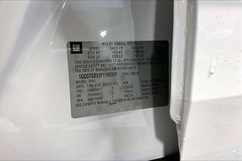 2015 Chevrolet COLORADO Located at Cole Auto Outlet light-box-slides